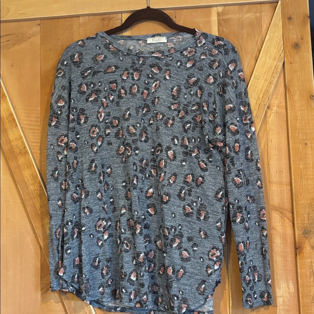 Leopard Women’s Long Sleeve Shirt